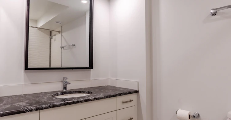 11808 100 Avenue, Edmonton, AB, T5K 0K4 - 12