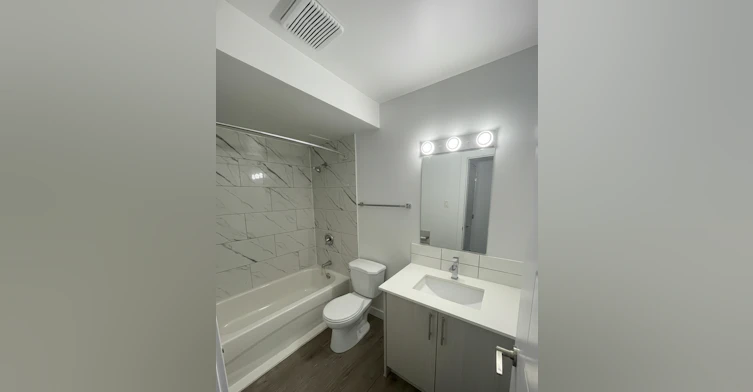 11810 129 Street Northwest, Edmonton, AB, T5L 2L4 - 9