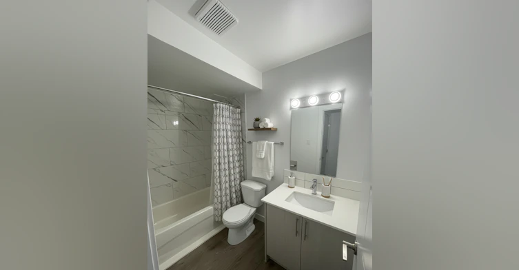 11810 129 Street Northwest, Edmonton, AB, T5L 2L4 - 5
