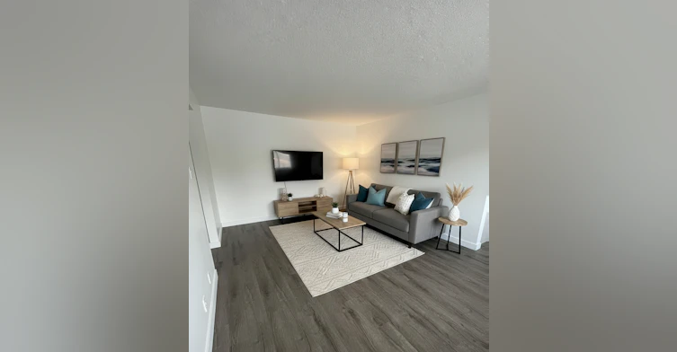 11810 129 Street Northwest, Edmonton, AB, T5L 2L4 - 4