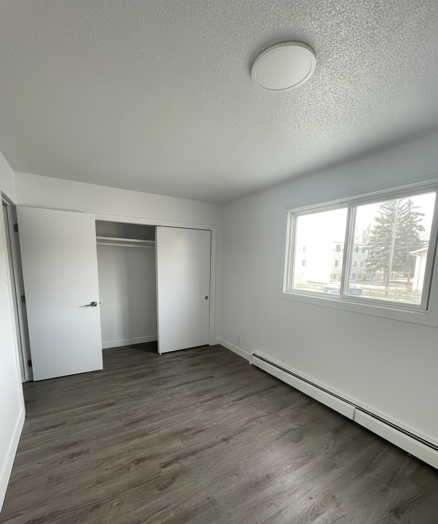 11810 129 Street Northwest, Edmonton, AB, T5L 2L4 - 7