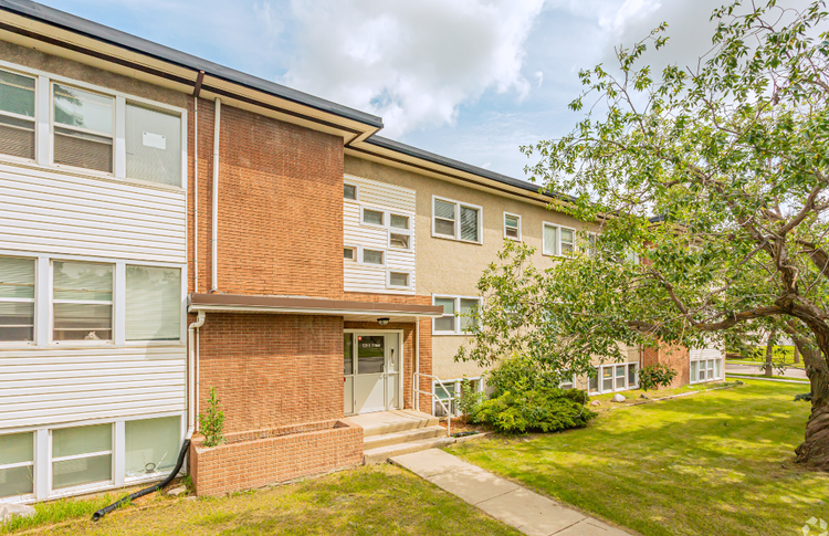 11810 129 Street Northwest, Edmonton, AB, T5L 2L4 - 10