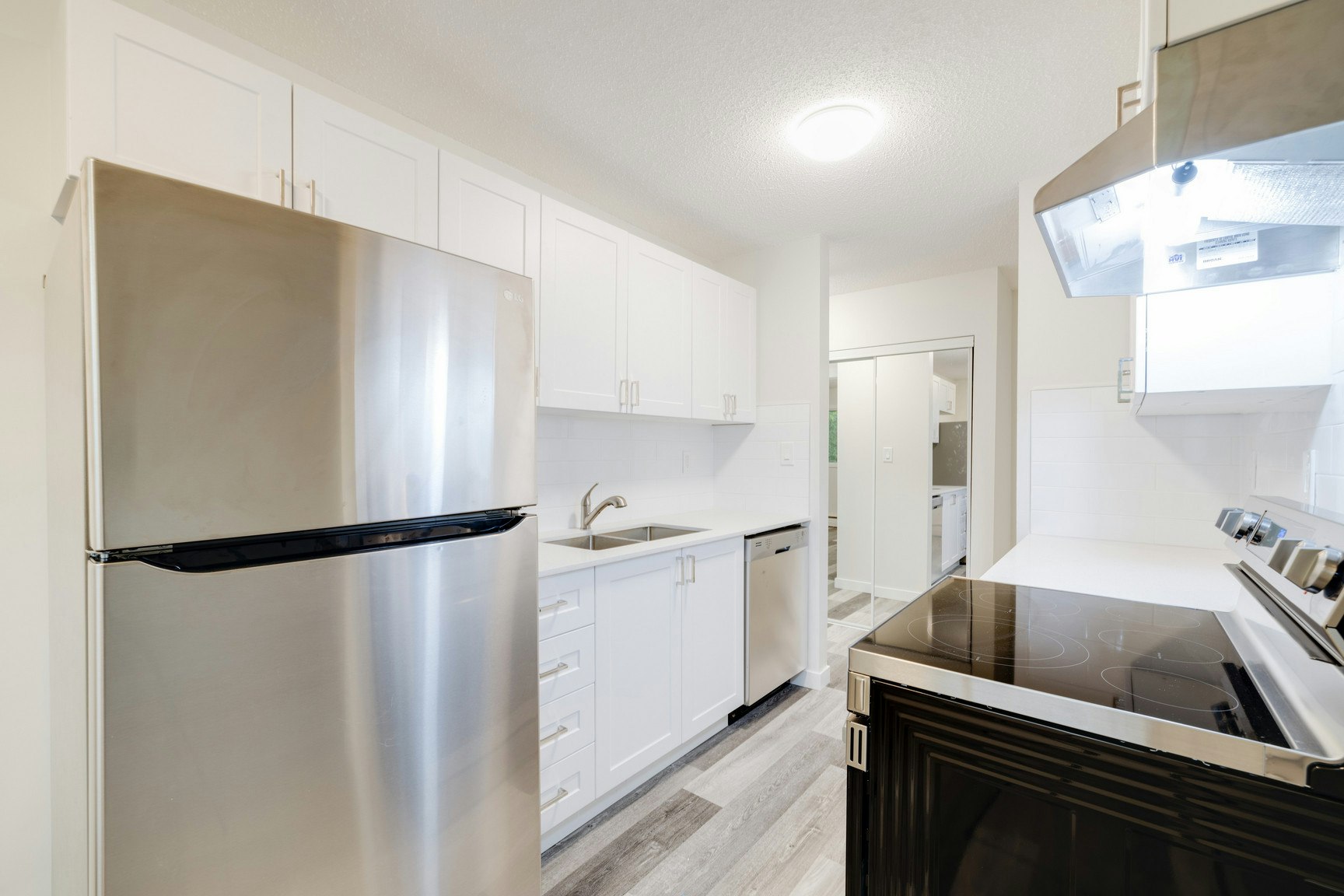 9750 82 Avenue Northwest, Edmonton, AB, T6E 1Y5 - 13
