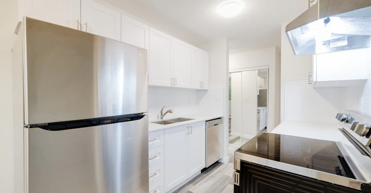 9750 82 Avenue Northwest, Edmonton, AB, T6E 1Y5 - 13