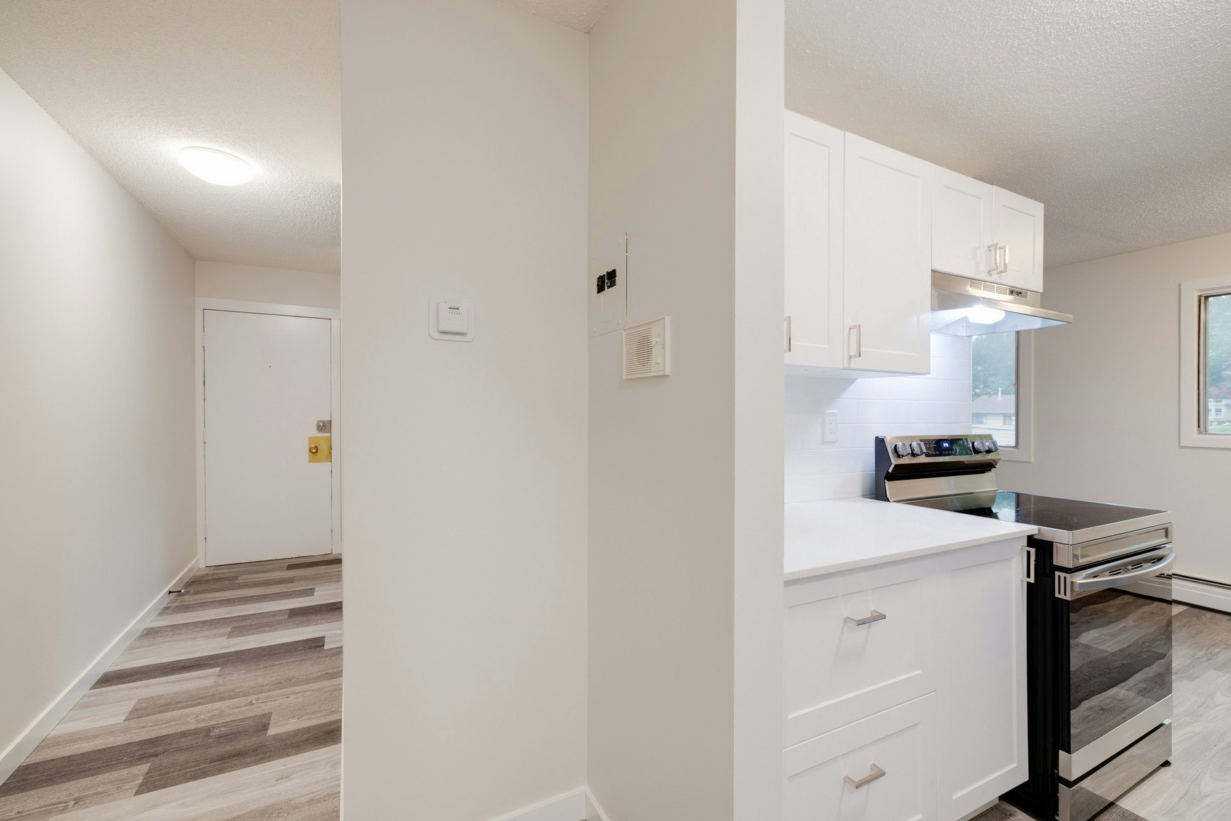 9750 82 Avenue Northwest, Edmonton, AB, T6E 1Y5 - 11