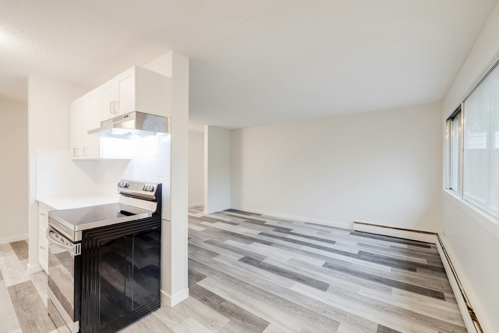 9750 82 Avenue Northwest, Edmonton, AB, T6E 1Y5 - 14