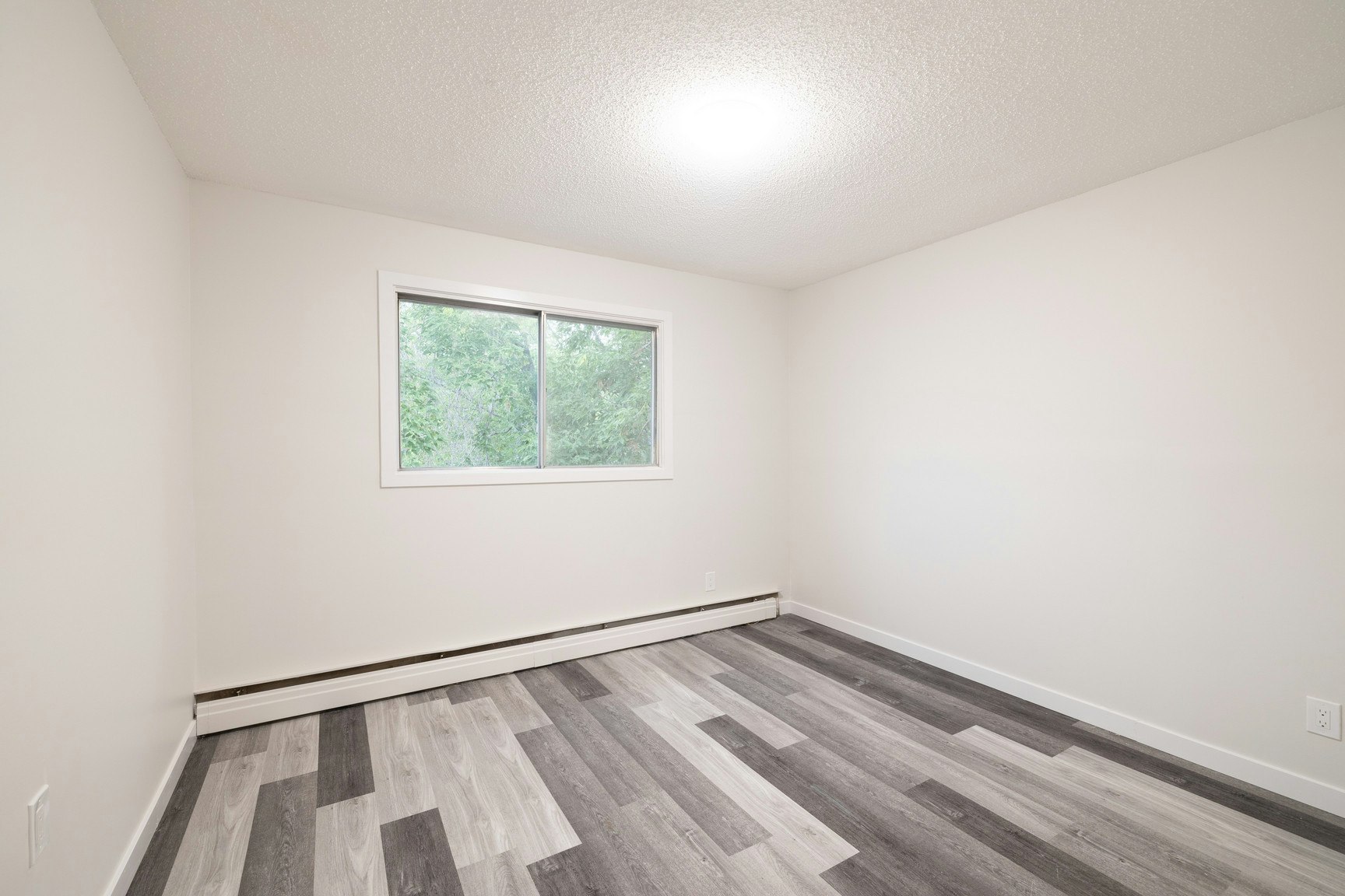 9750 82 Avenue Northwest, Edmonton, AB, T6E 1Y5 - 9