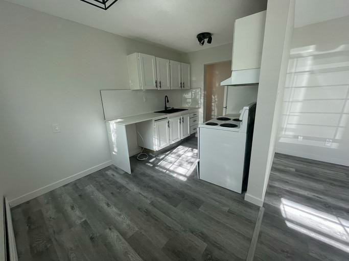 9750 82 Avenue Northwest, Edmonton, AB, T6E 1Y5 - 5