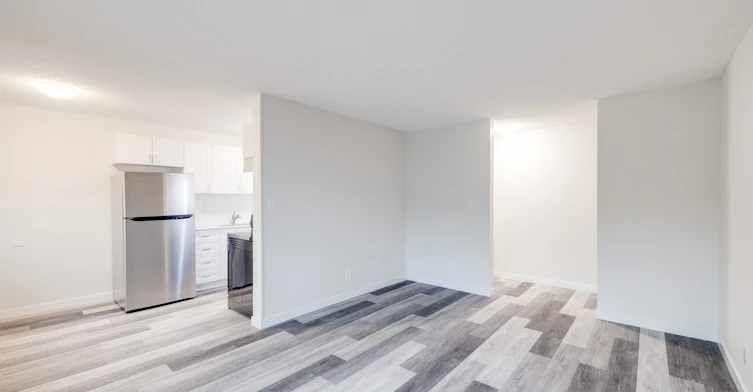9750 82 Avenue Northwest, Edmonton, AB, T6E 1Y5 - 15