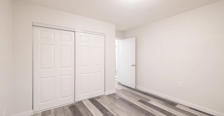 9750 82 Avenue Northwest, Edmonton, AB, T6E 1Y5 - 8
