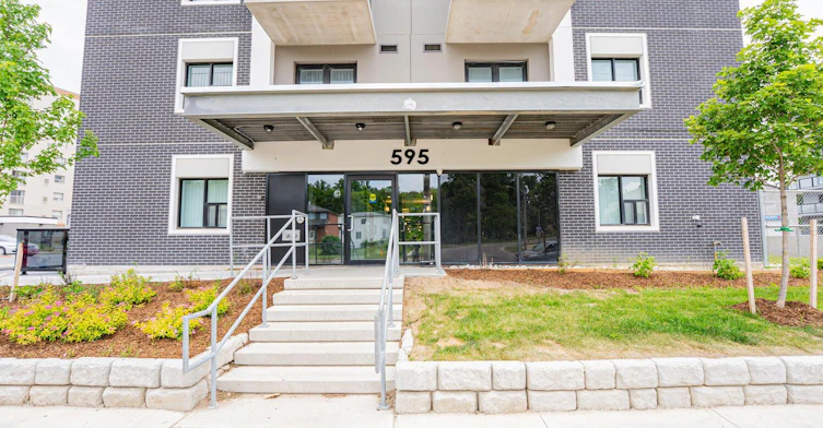 406-595 Strasburg Road, Kitchener, ON, N2E 4J1 - 2