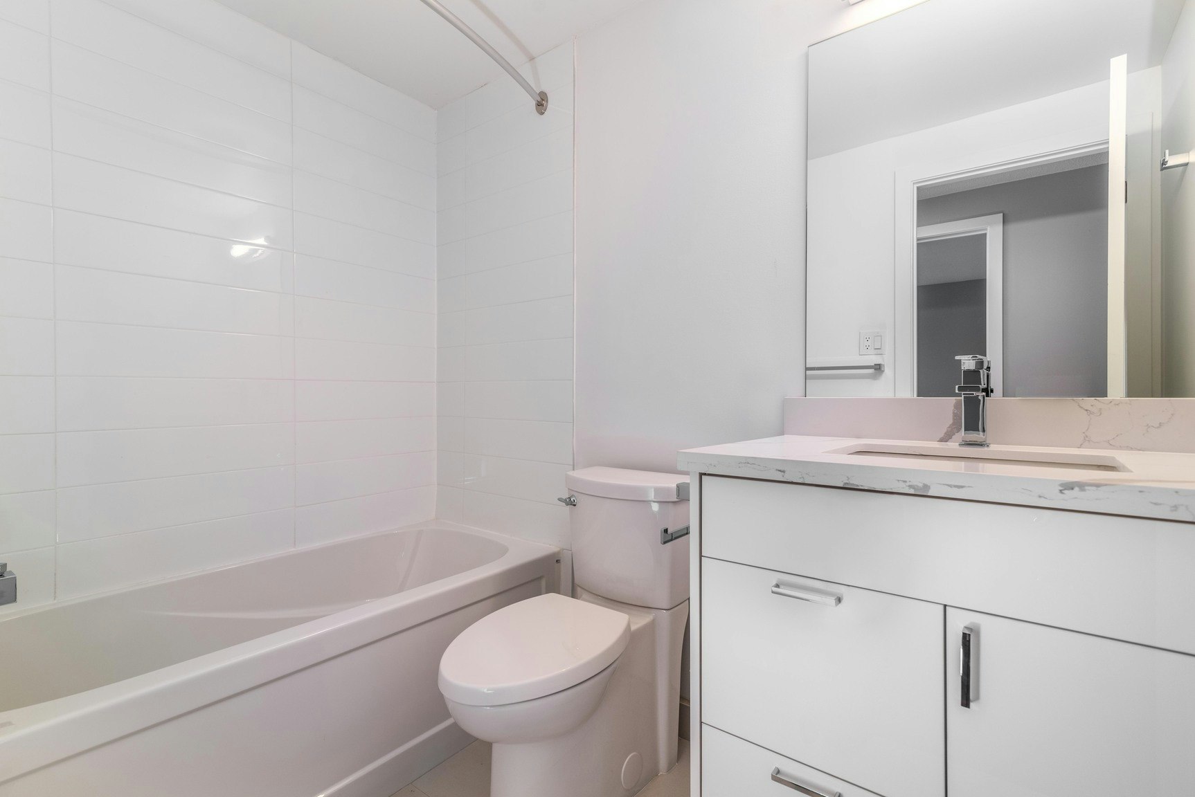 0884-610 Surrey Lane, Burlington, ON, L7T 3S6 - 17