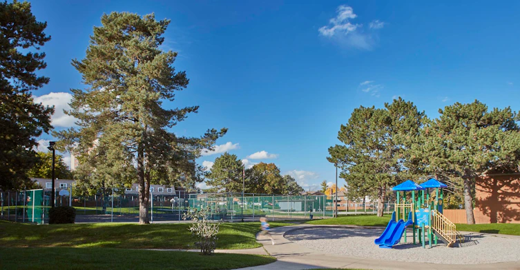 0884-610 Surrey Lane, Burlington, ON, L7T 3S6 - 16