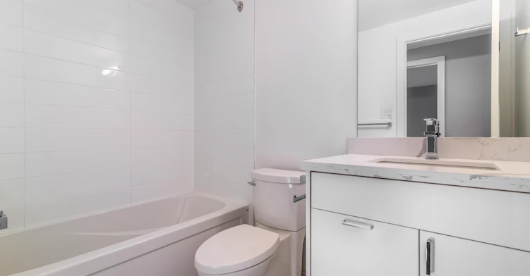 0646-610 Surrey Lane, Burlington, ON, L7T 3S6 - 17