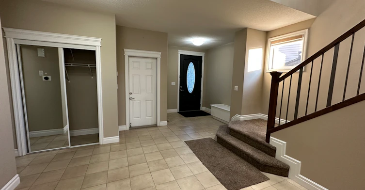 2142 57 Street Sw, Edmonton, AB, T6X 2B9 - 2