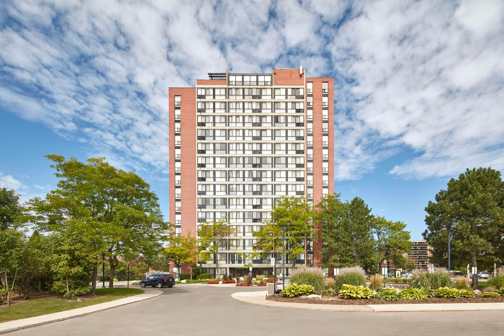 1505-6550 Glen Erin Drive, Mississauga, ON, L5N 3S1 - 2