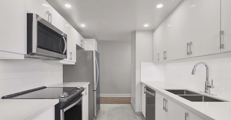 0702-59-59 Waterford Drive, Toronto, ON, M9R 2N6 - 4