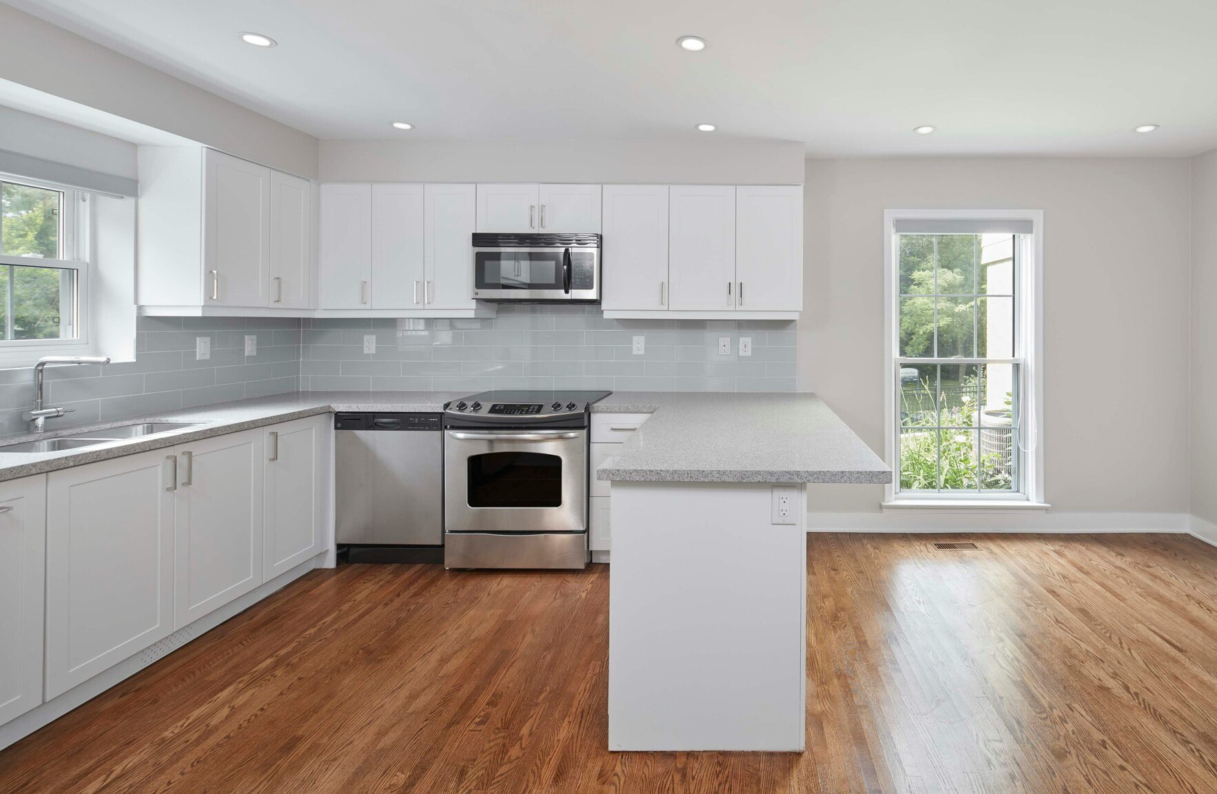 0405-55-59 Waterford Drive, Toronto, ON, M9R 2N6 - 5