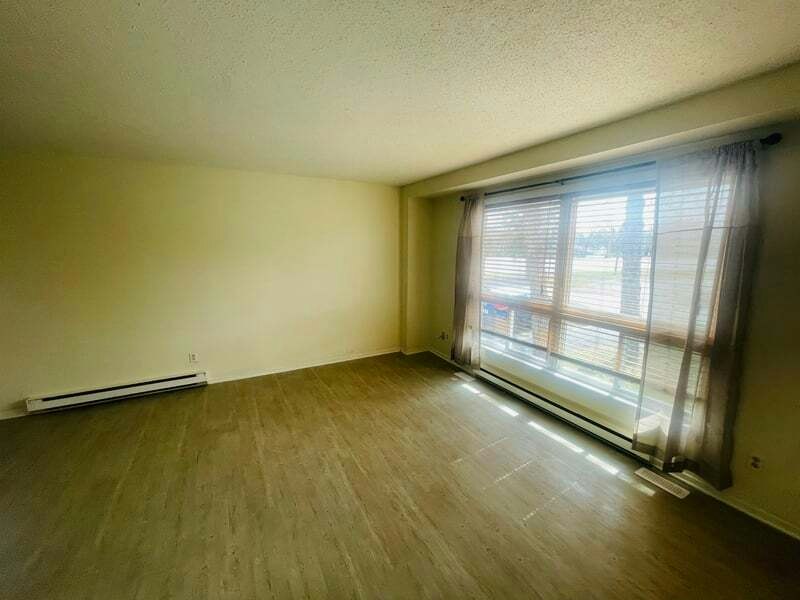 A-16 Sonnet Crescent, Ottawa, ON, K2H 8W7 - 2