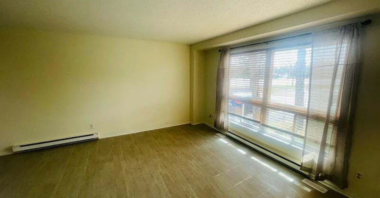 A-16 Sonnet Crescent, Ottawa, ON, K2H 8W7 - 2