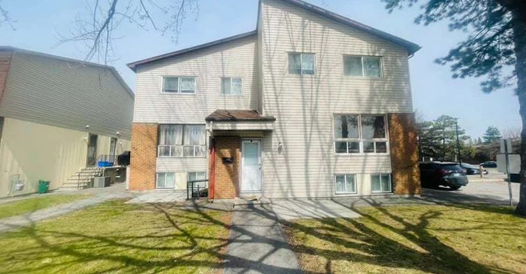 A-16 Sonnet Crescent, Ottawa, ON, K2H 8W7