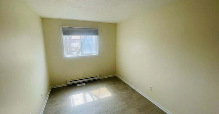 A-16 Sonnet Crescent, Ottawa, ON, K2H 8W7 - 9