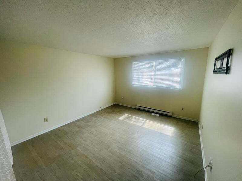 A-16 Sonnet Crescent, Ottawa, ON, K2H 8W7 - 5