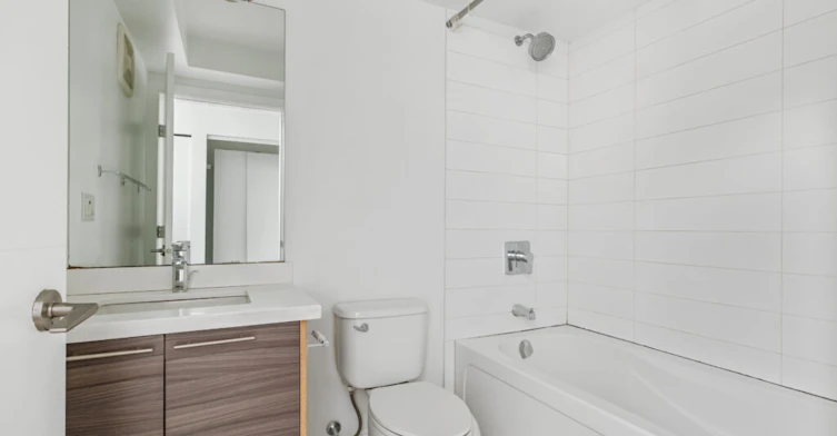 207-2778 East Hastings Street, Vancouver, BC, V5K 1Z9 - 5