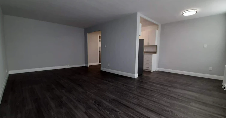 212-5 Benlamond Avenue, Toronto, ON, M4E 1Y8 - 3