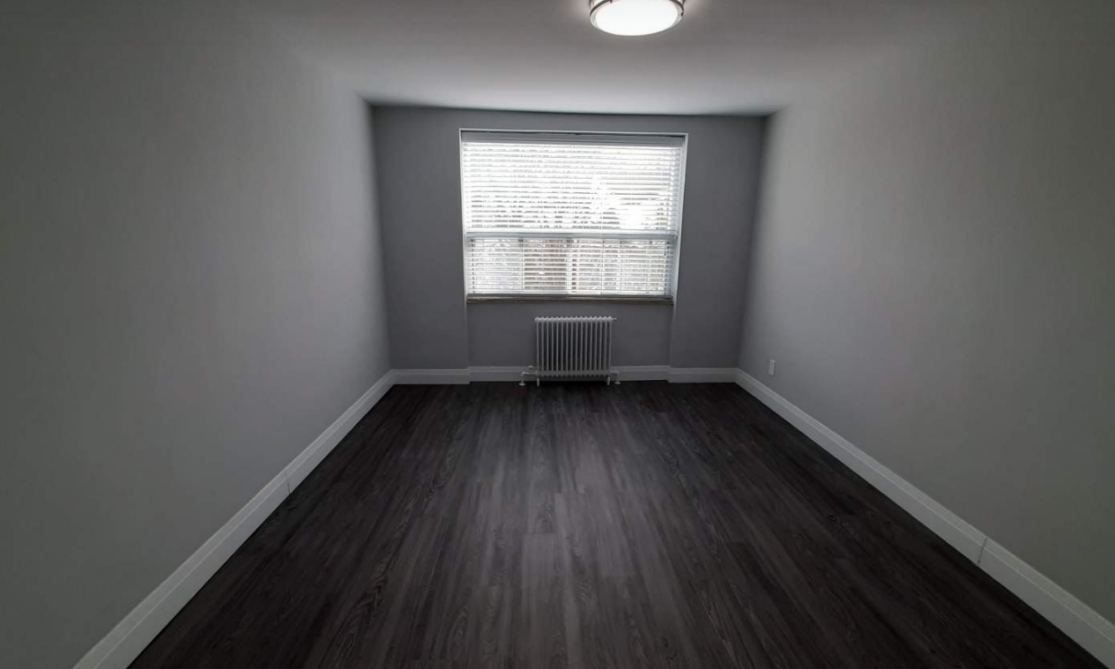 209-5 Benlamond Avenue, Toronto, ON, M4E 1Y8 - 6