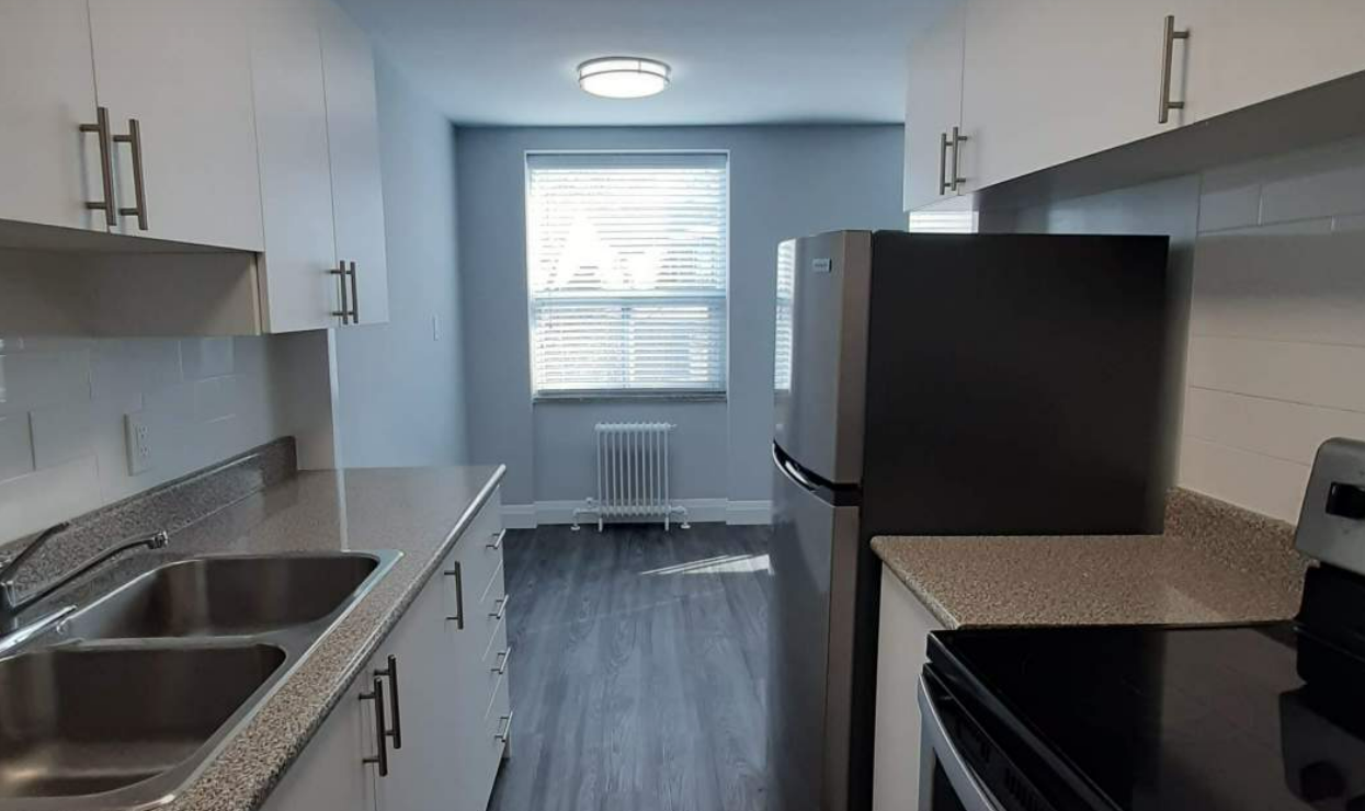 209-5 Benlamond Avenue, Toronto, ON, M4E 1Y8 - 2