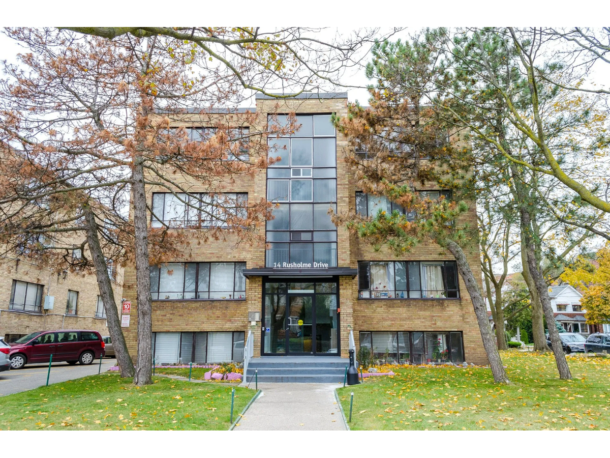 12-005-14 Rusholme Drive, Toronto, ON, M6J 3J9