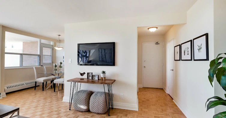 0302-101 Cosburn Avenue, Toronto, ON, M4K 2G3 - 58