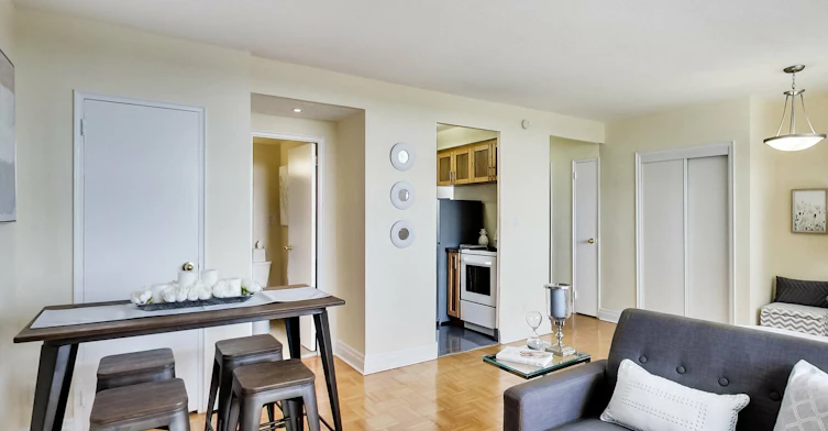 0401-101 Cosburn Avenue, Toronto, ON, M4K 2G3 - 37
