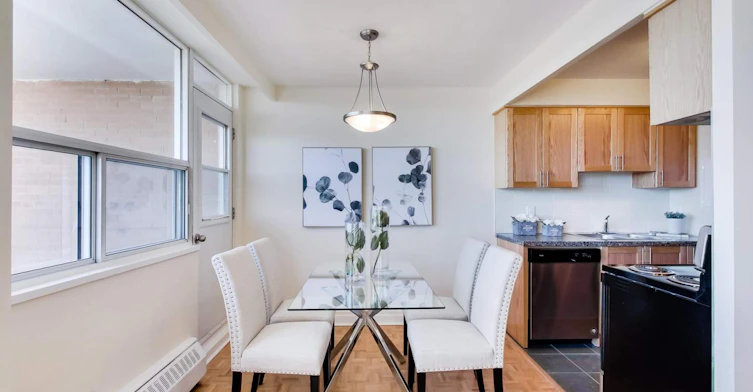 0401-101 Cosburn Avenue, Toronto, ON, M4K 2G3 - 5