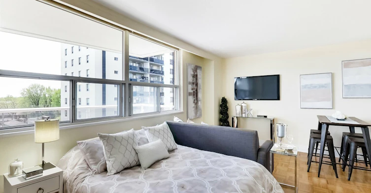 0401-101 Cosburn Avenue, Toronto, ON, M4K 2G3 - 30