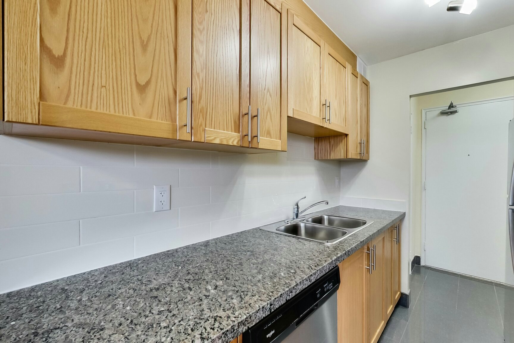0401-101 Cosburn Avenue, Toronto, ON, M4K 2G3 - 73