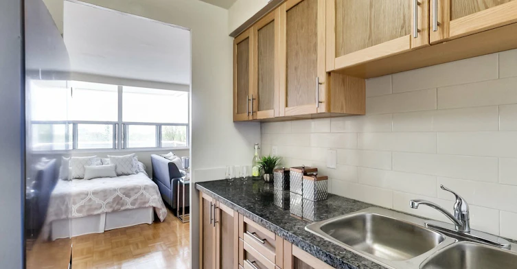 0401-101 Cosburn Avenue, Toronto, ON, M4K 2G3 - 18