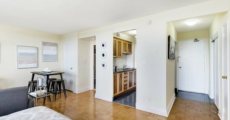 0401-101 Cosburn Avenue, Toronto, ON, M4K 2G3 - 31