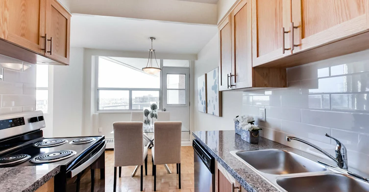 0401-101 Cosburn Avenue, Toronto, ON, M4K 2G3 - 45