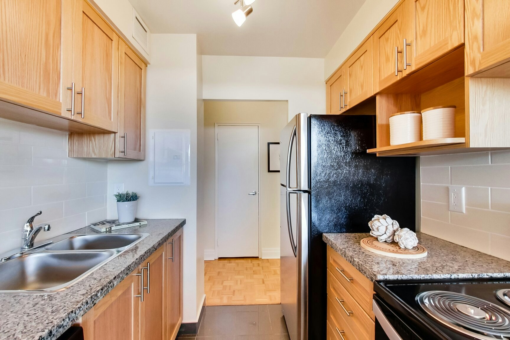 0401-101 Cosburn Avenue, Toronto, ON, M4K 2G3 - 41