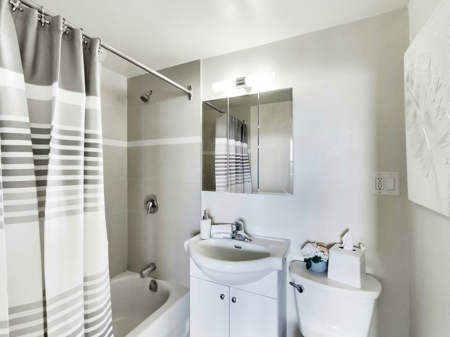 0401-101 Cosburn Avenue, Toronto, ON, M4K 2G3 - 32