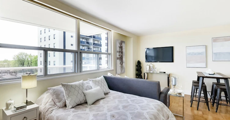 0302-101 Cosburn Avenue, Toronto, ON, M4K 2G3 - 30