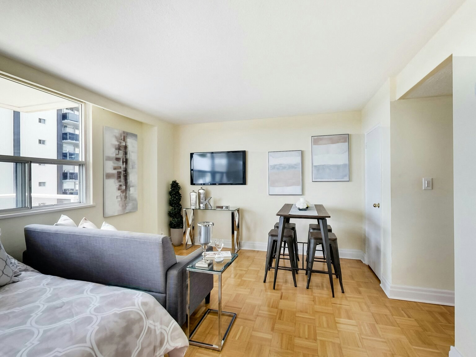 0302-101 Cosburn Avenue, Toronto, ON, M4K 2G3 - 27