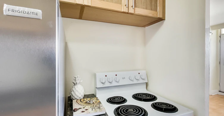 0302-101 Cosburn Avenue, Toronto, ON, M4K 2G3 - 26