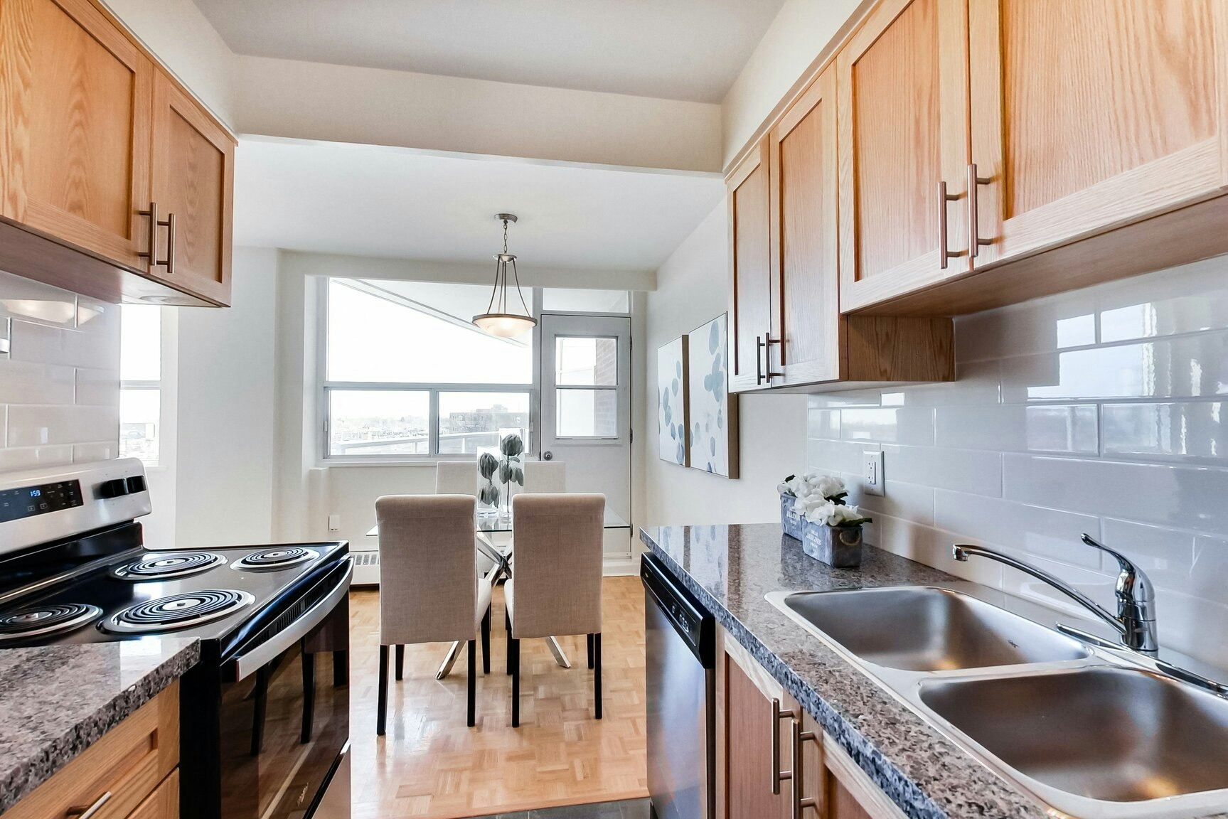 0302-101 Cosburn Avenue, Toronto, ON, M4K 2G3 - 45