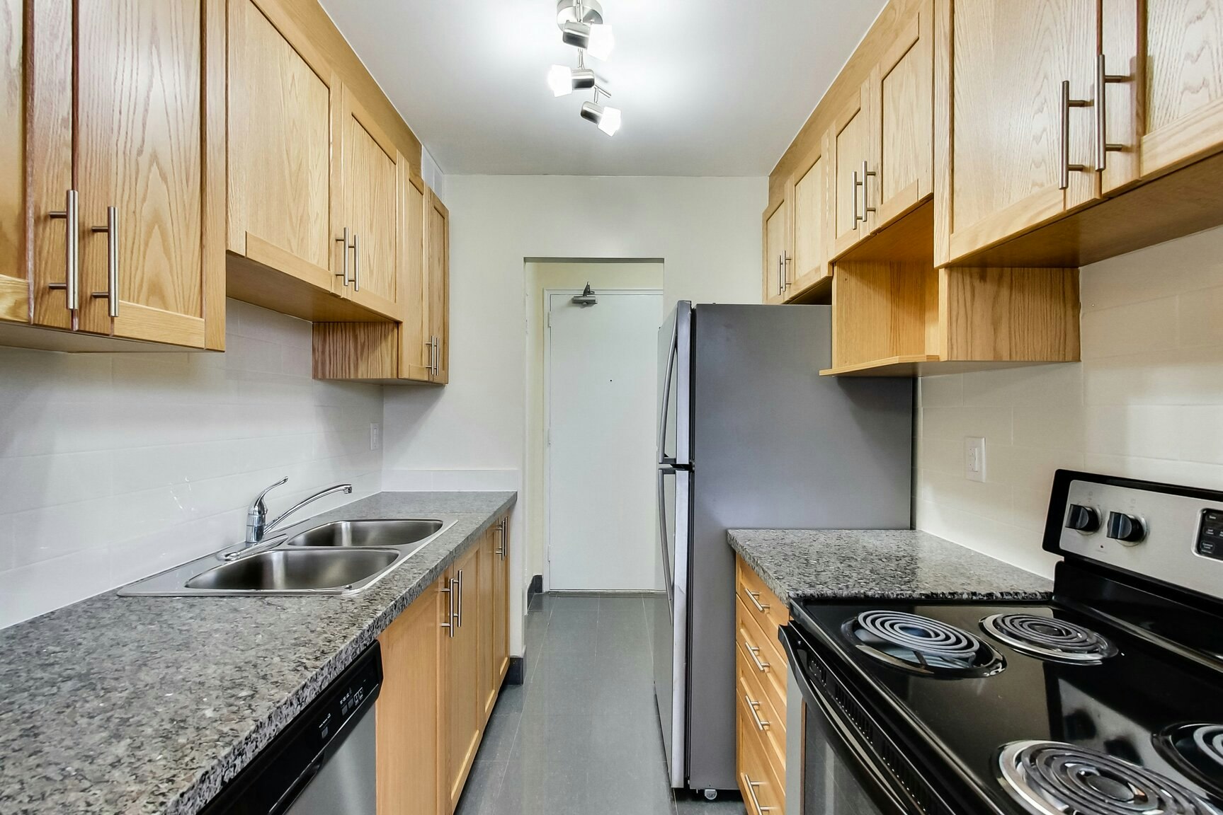 0302-101 Cosburn Avenue, Toronto, ON, M4K 2G3 - 72