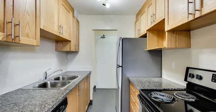 0302-101 Cosburn Avenue, Toronto, ON, M4K 2G3 - 72