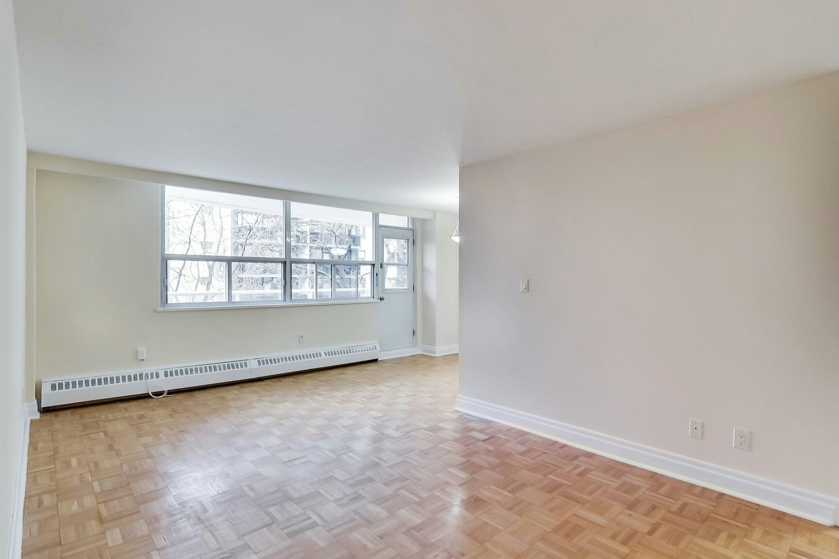 0302-101 Cosburn Avenue, Toronto, ON, M4K 2G3 - 85