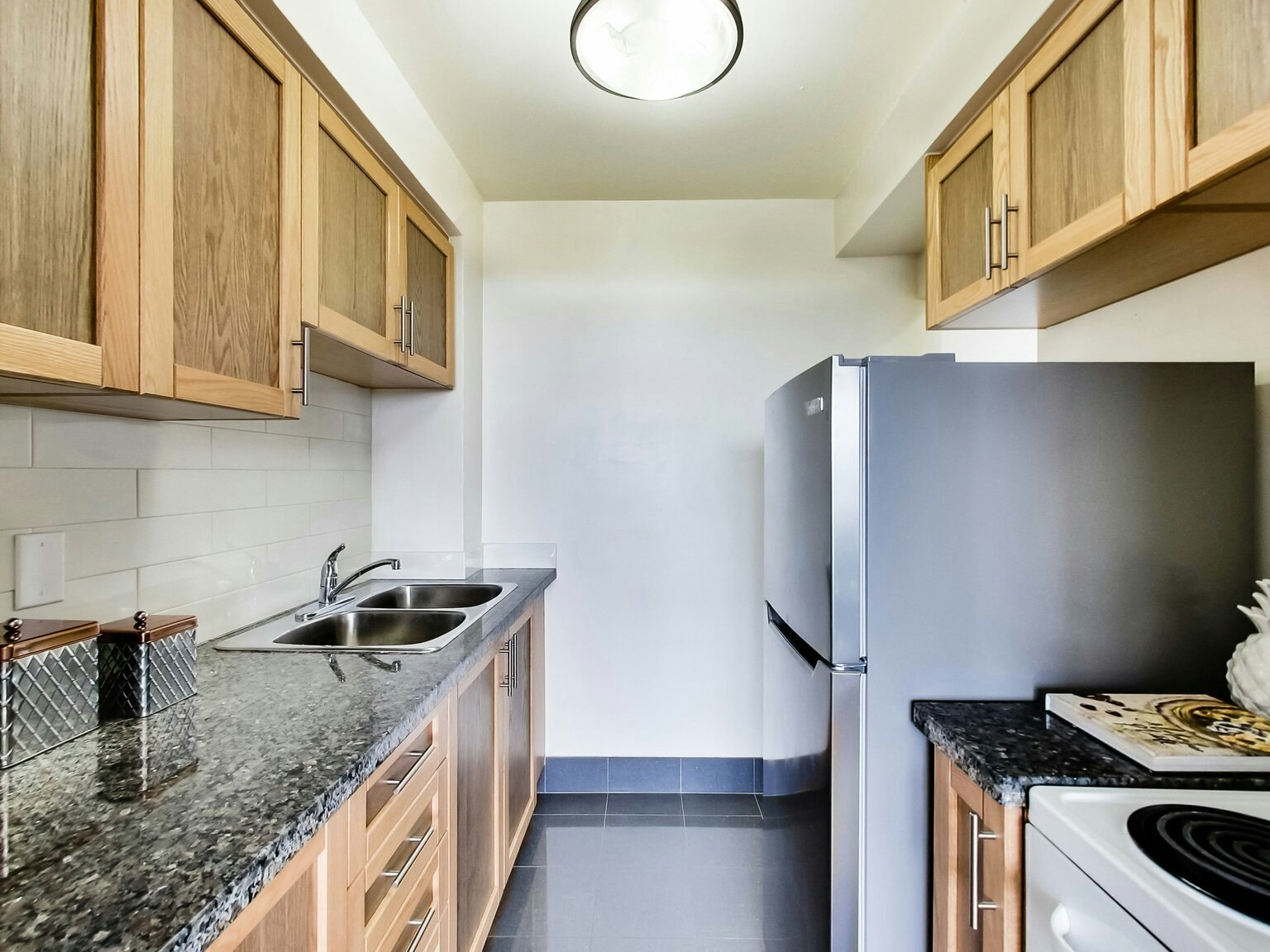 0302-101 Cosburn Avenue, Toronto, ON, M4K 2G3 - 16